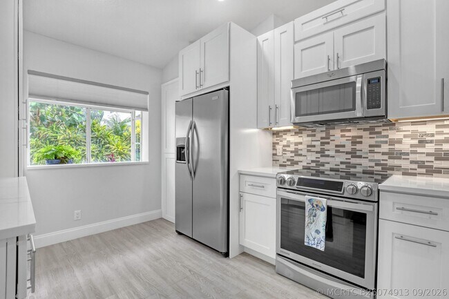 Building Photo - 24 Admirals Ct