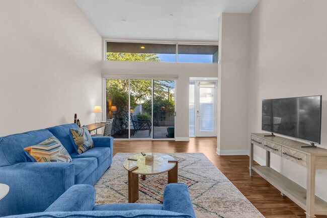 Building Photo - 3657 Quiet Side St