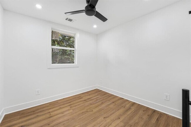 Building Photo - 2353 Clarissa Dr NW