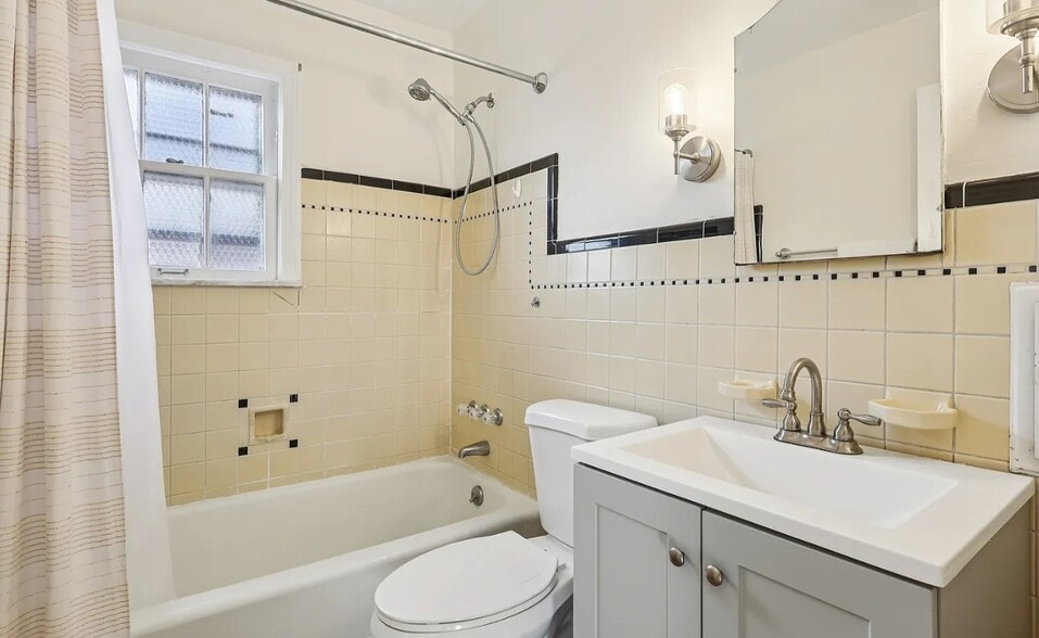 Building Photo - 3653 Winchell Rd