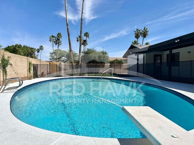 Building Photo - 2466 E Huber St