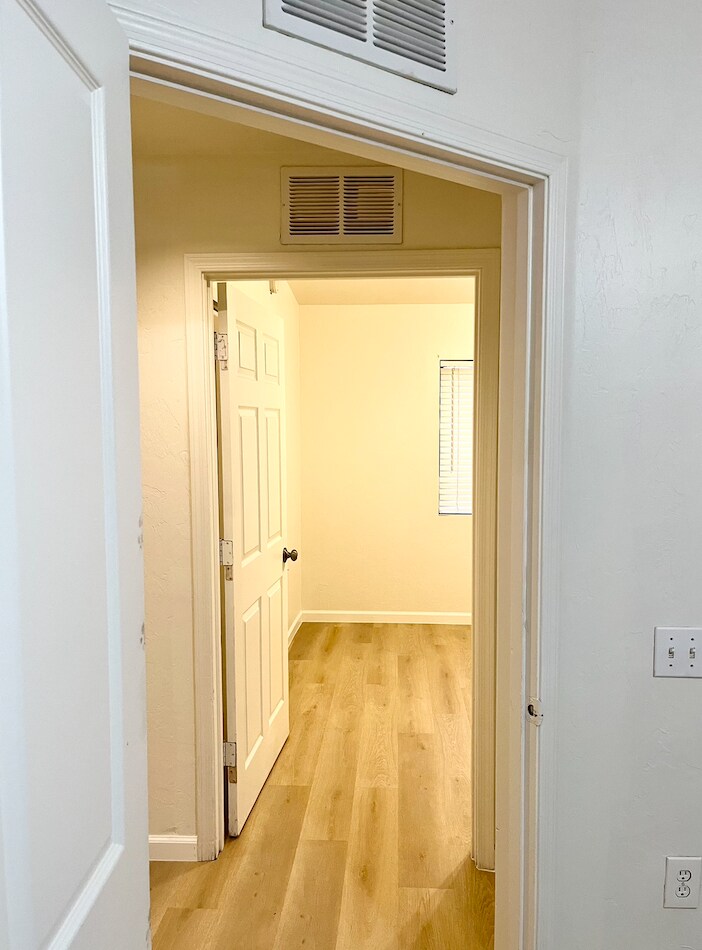 Building Photo - 4454 E 3rd St