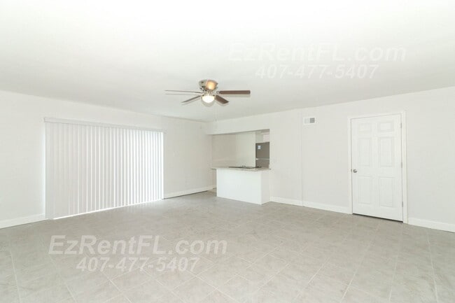 Building Photo - Remodeled 4/1.5 with Large Family Room