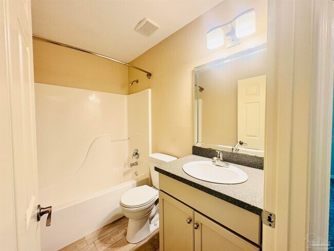 Building Photo - 10621 Creek Ridge Dr