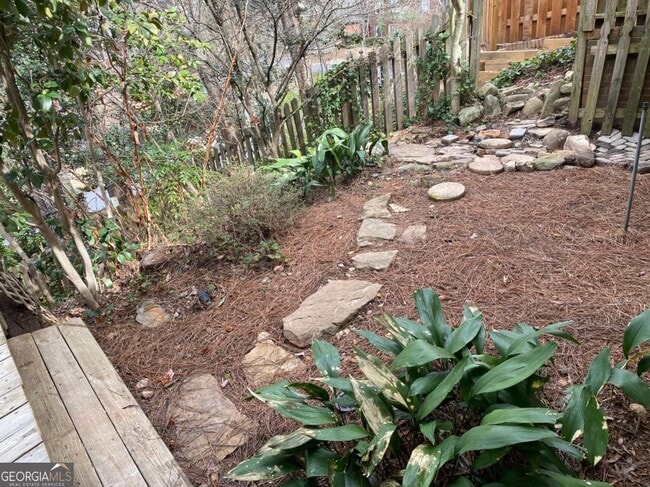 Building Photo - 7155 Roswell Rd