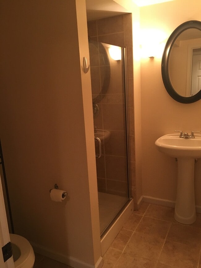 Building Photo - Wonderful 3BR/2BTH Soulard Townhouse