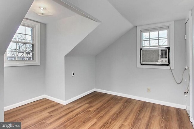 Building Photo - 2104 S Nelson St