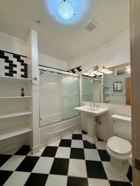 Building Photo - 303 S Main St