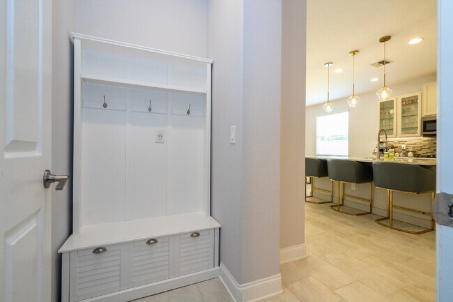 Building Photo - "Spacious 4-Bedroom Retreat with 3 Full Baths in Winter Garden's Serene Sanctuary"