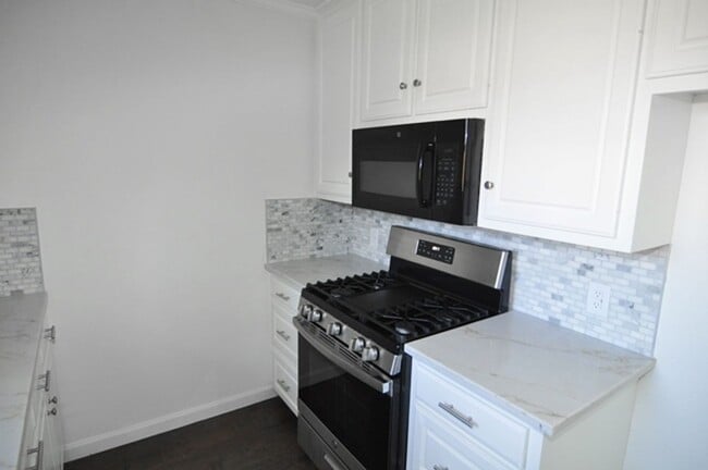 Building Photo - 132 Navajo Dr