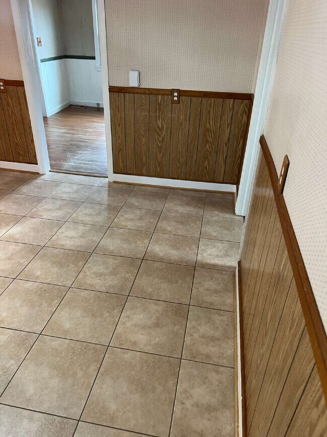 Building Photo - 1244 Mountain View Rd