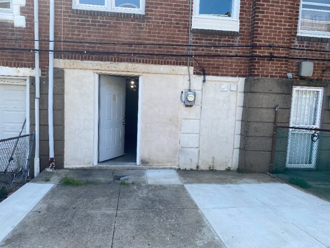 Building Photo - 6250 Gillespie St