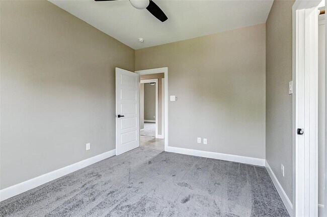 Building Photo - 5854 Southville St