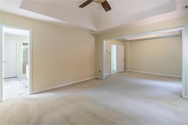 Building Photo - 5646 Nottingham Dr NW