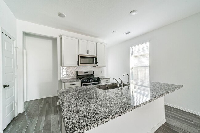 Building Photo - 5626 Tabula Rasa Dr