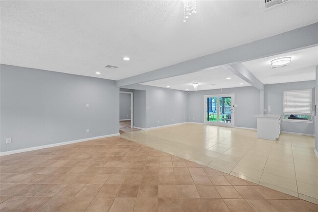 Building Photo - 12735 Memorial Dr