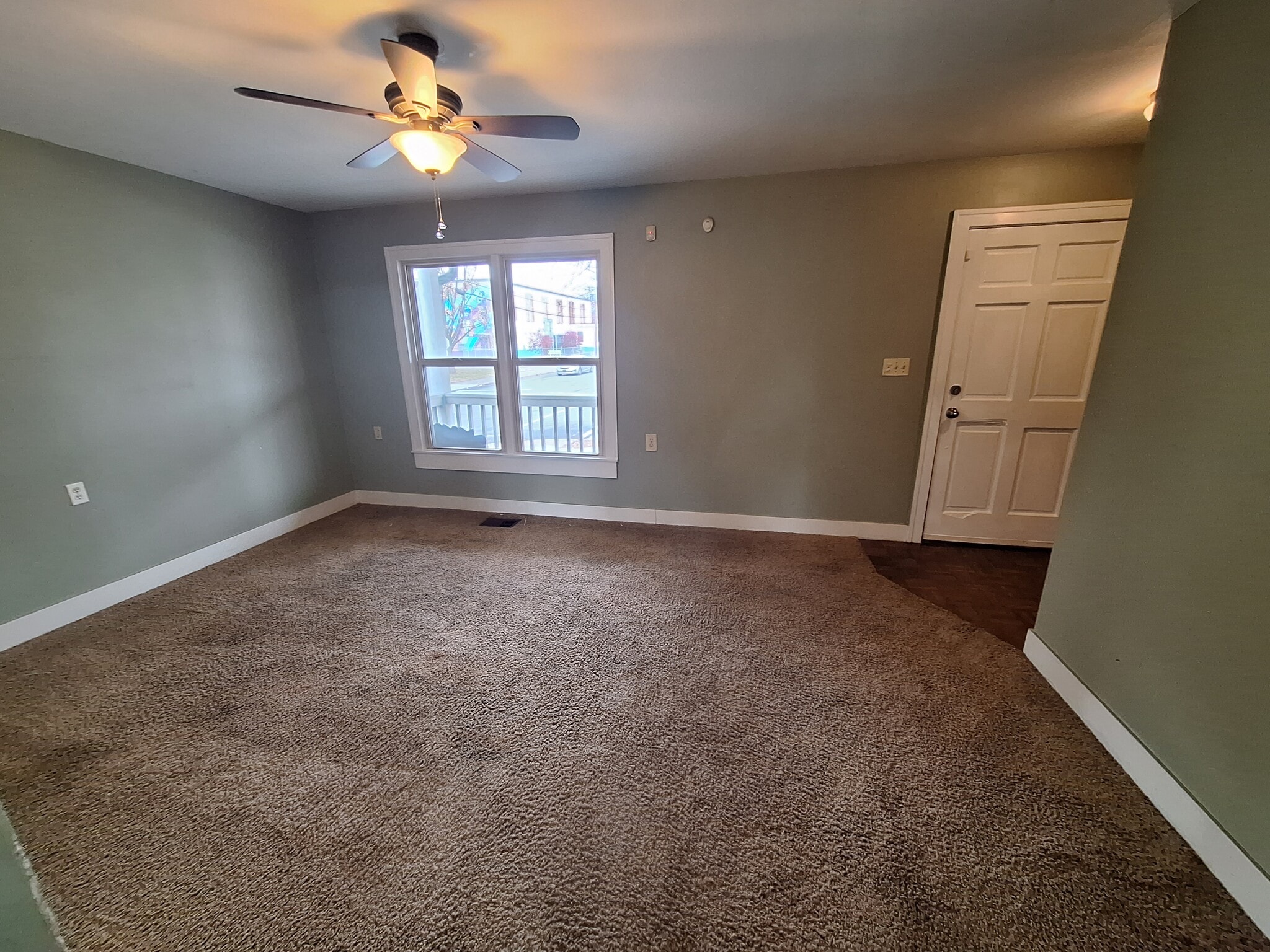 Living Room - 1552 Gallagher St