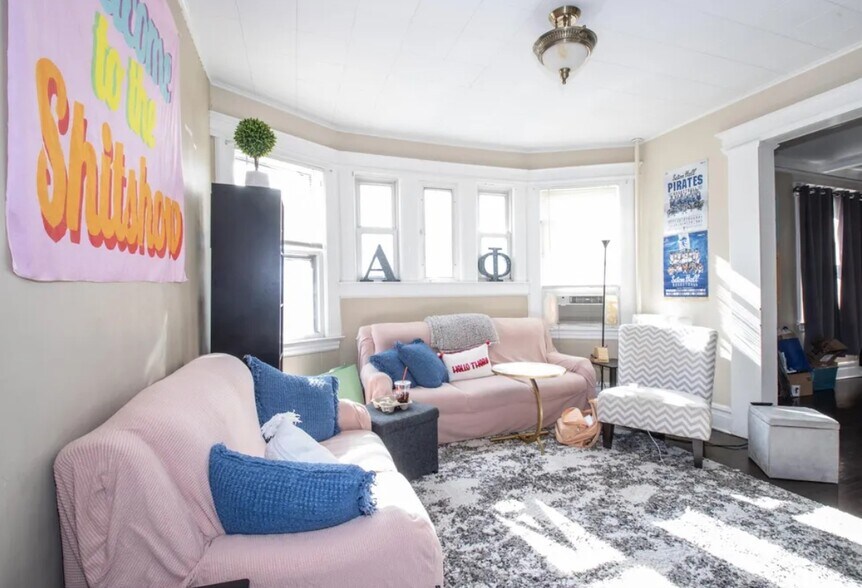 Building Photo - 40 Park Pl