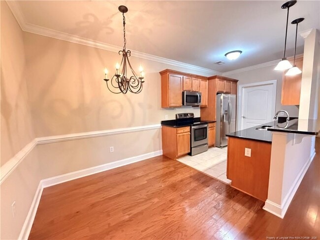 Building Photo - 185 Gallery Dr