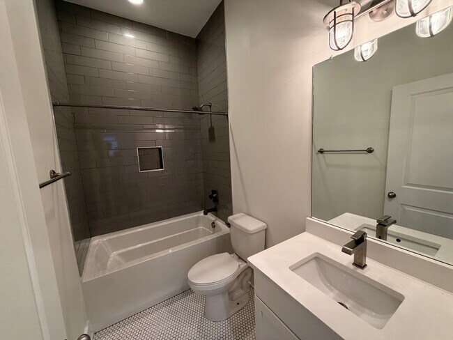 Building Photo - Beautiful Modern Home in Nashville Near the Fairgrounds