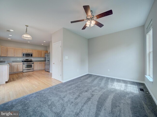 Building Photo - 6311 Hot Spring Ln