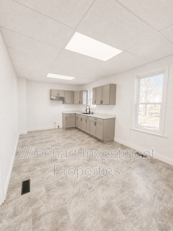 Building Photo - 924 W Wayne St
