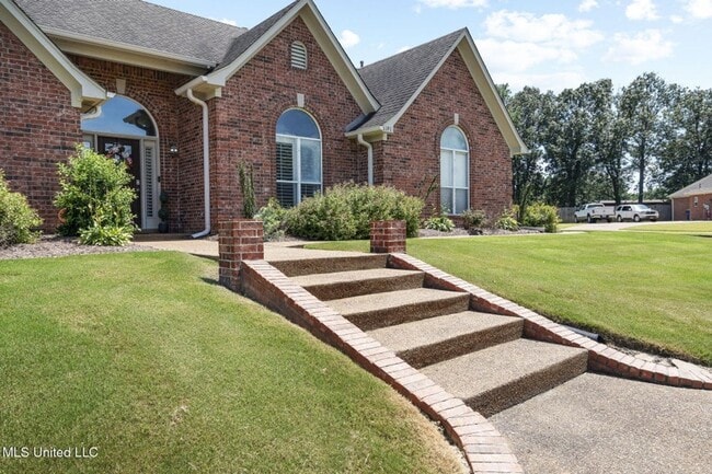 Building Photo - COMING SOON! Beautiful Corner lot! 4 Bedrooms, Olive Branch schools!