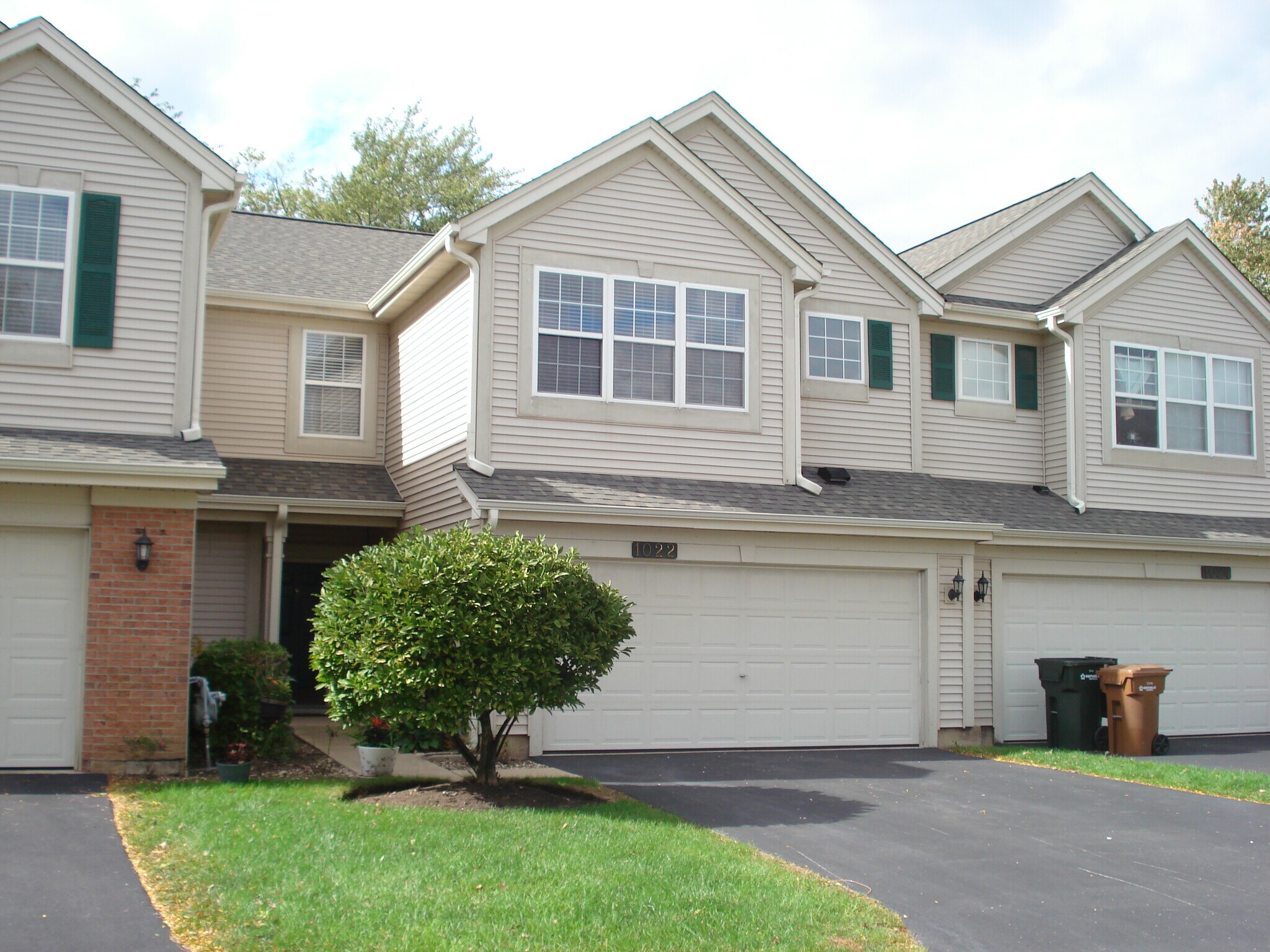 Building Photo - 1022 Evergreen Cir