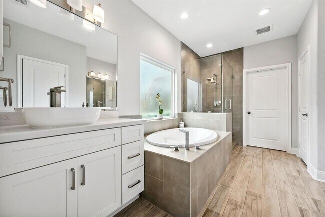 Building Photo - 10178 Prairie Dunes Ln