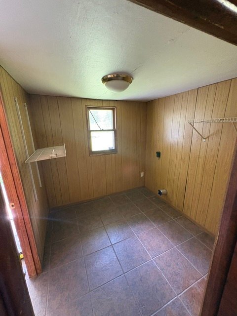 Building Photo - 4167 Oak St Ext