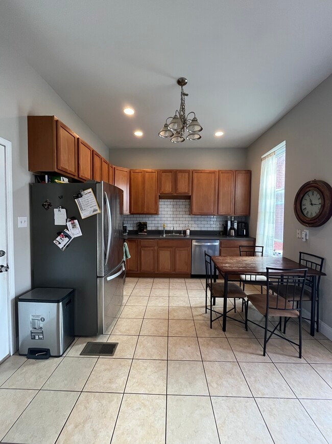 Kitchen 1.0 - 3240 Missouri Ave