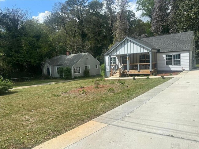Building Photo - 1841 Bayberry Dr SW