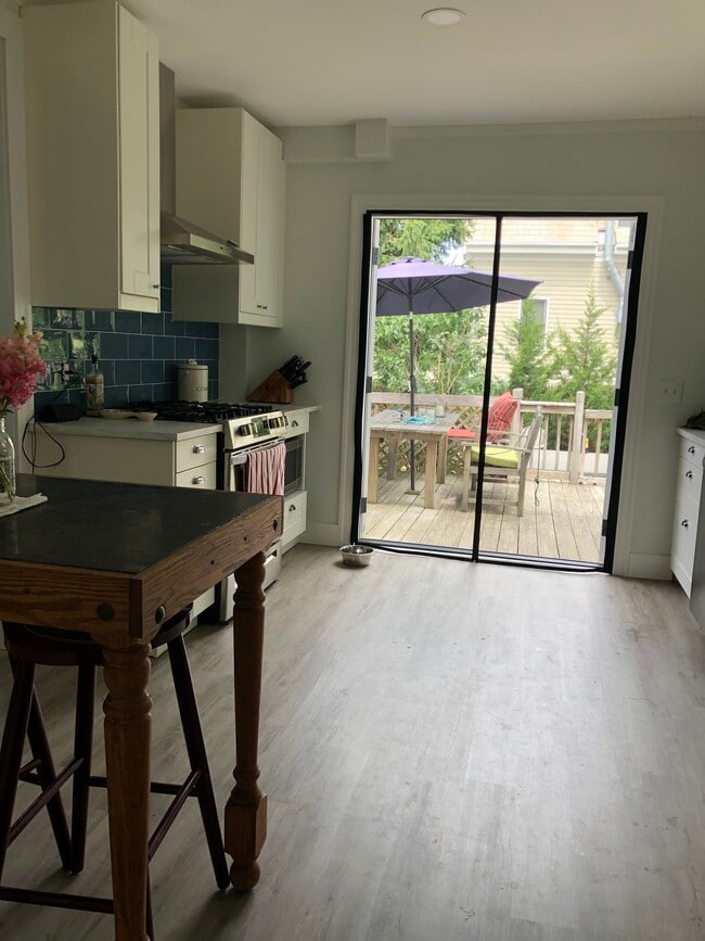 Building Photo - 14 Bedlow Ave