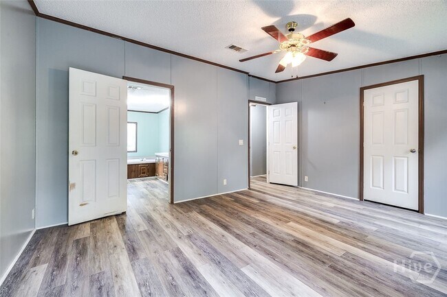 Building Photo - 217 Skinner Bay Dr