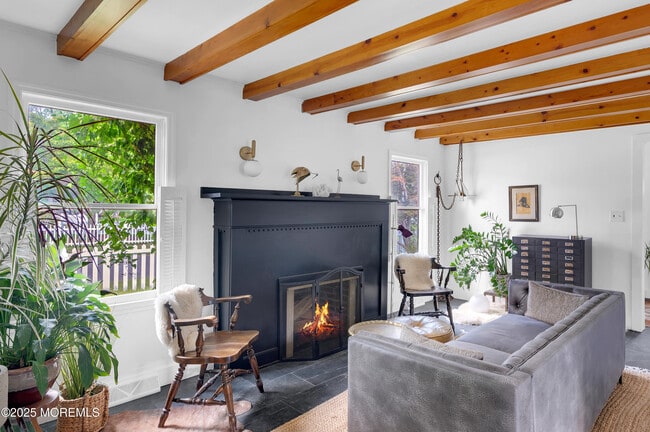 Building Photo - 638 Parkside Ave