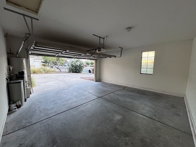 Building Photo - Laveen 5 Bedroom in Gated Community