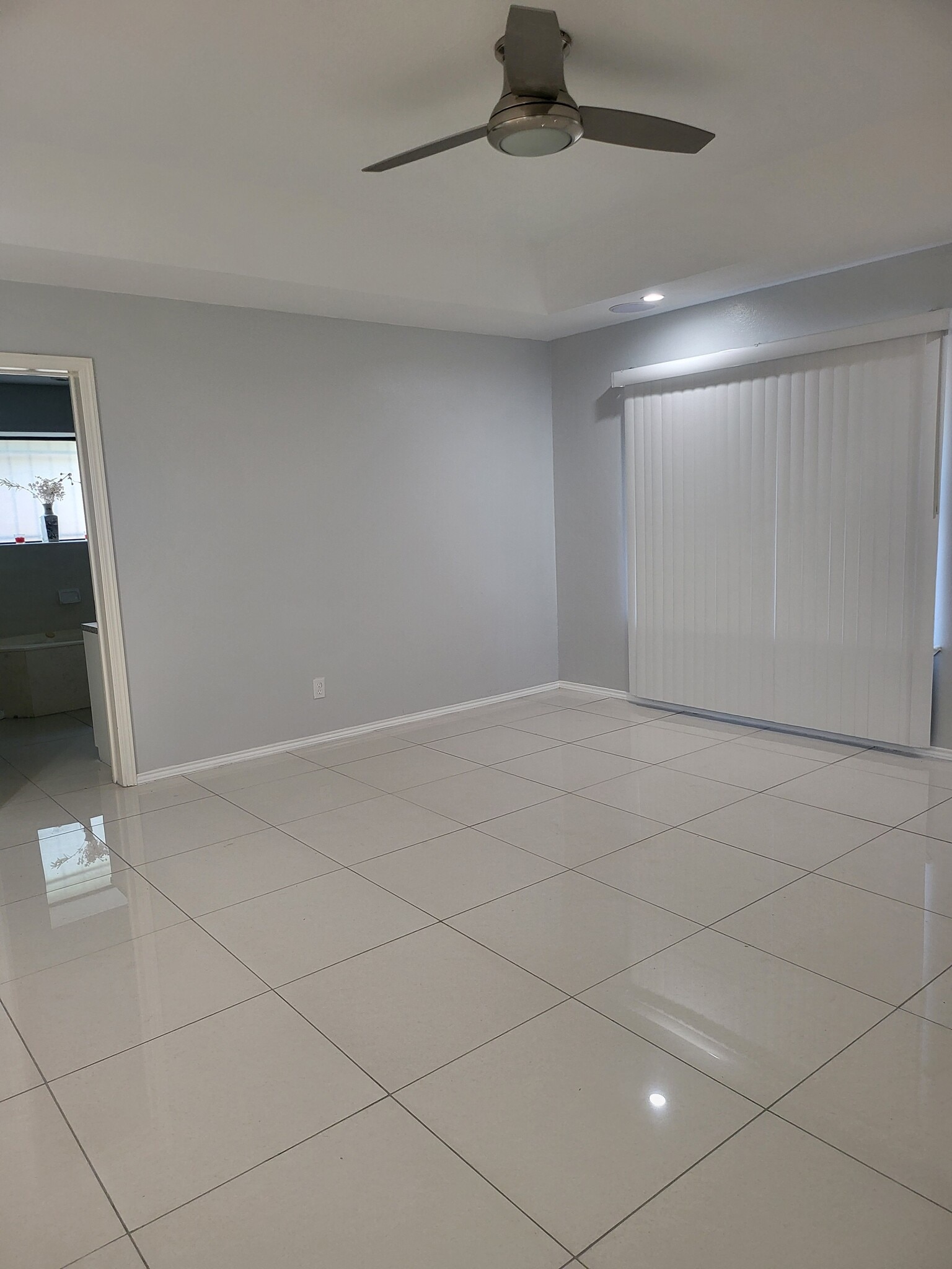 Building Photo - 2401 S Jackson Rd