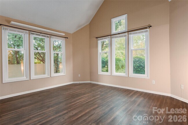 Building Photo - 9205 Ravenwing Dr