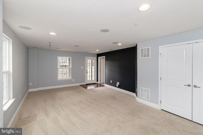 Building Photo - 5525 Peanuts Ln