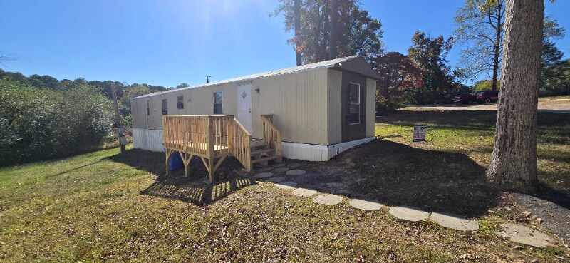 Primary Photo - 2005 Shaw Ct