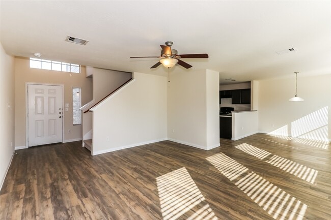 Building Photo - 2615 Camarilla Ln