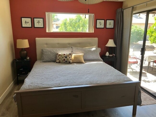 Building Photo - Great Summer Rental at a Great Price! Available any 30 day time frame between May 15 through Octo...