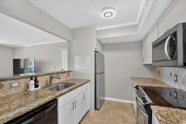 Building Photo - 135 Yacht Club Way