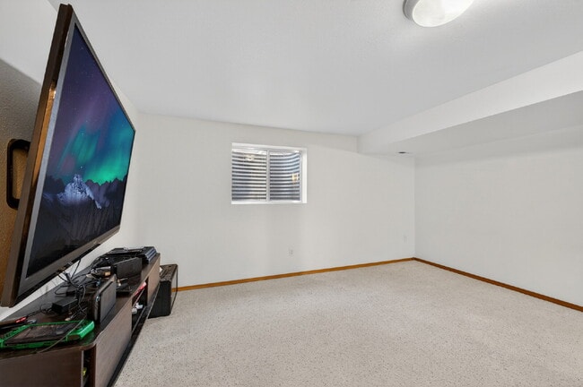 Building Photo - Available Immediately! Beautiful home in the Fairfax and Briargate neighborhood!