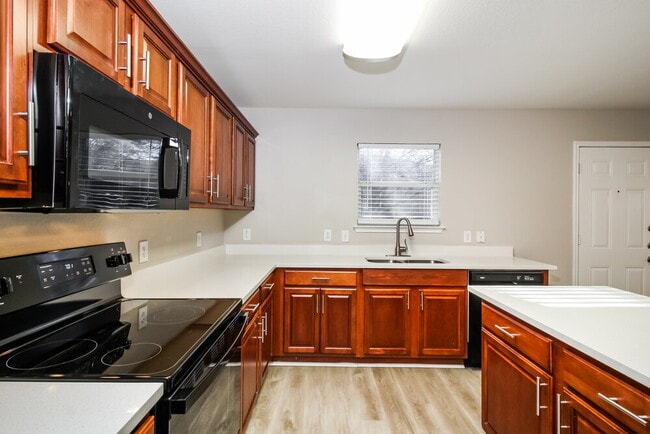 Building Photo - 13805 Canyon Ranch Rd