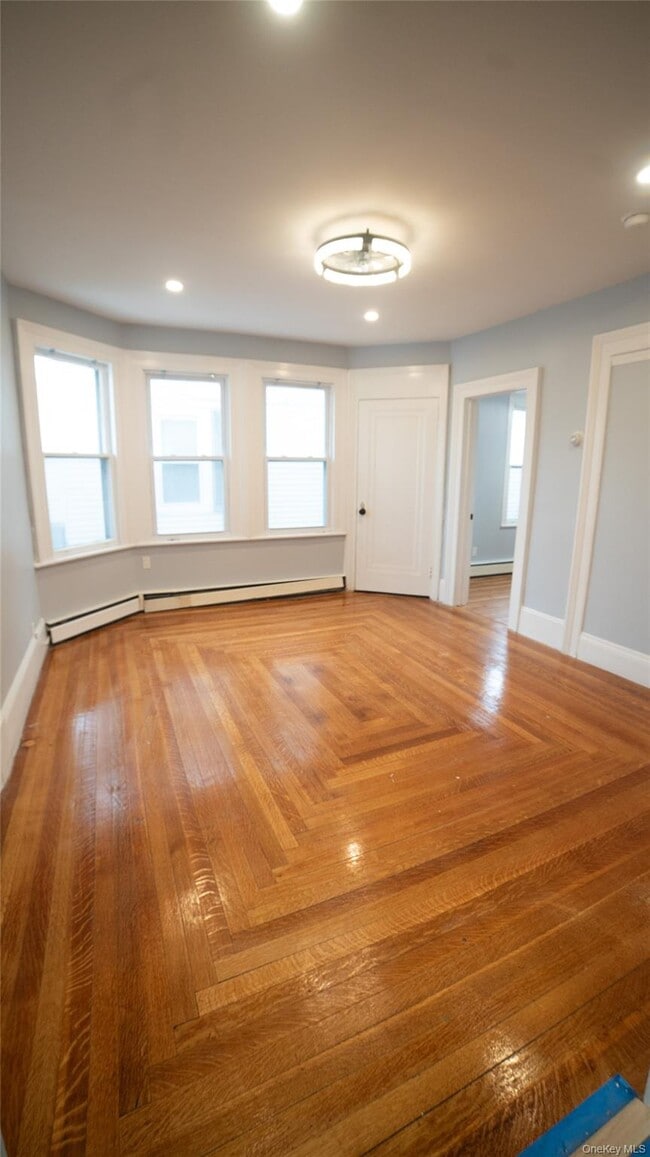 Building Photo - 305 N Terrace Ave