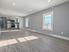 Building Photo - 15 Main St