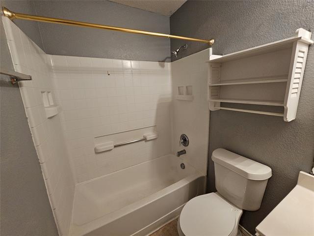 Building Photo - 2408 Finch Dr