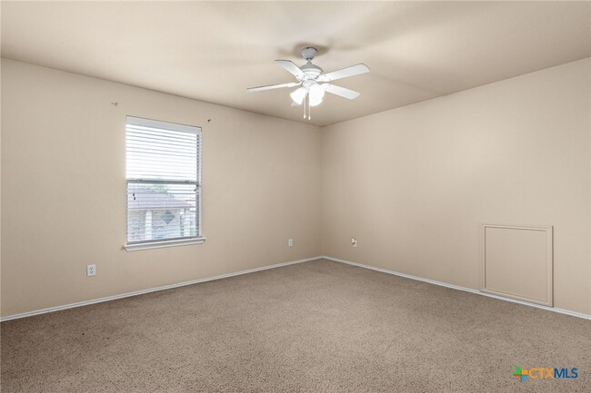 Building Photo - 5405 English Oak Dr