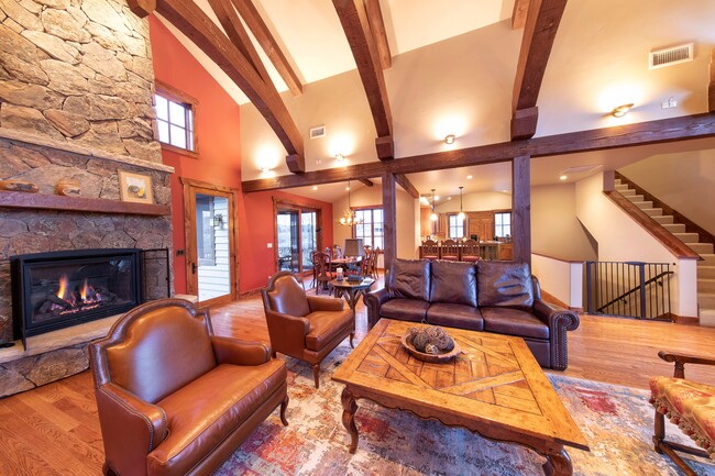 Building Photo - 1124 Heritage Dr